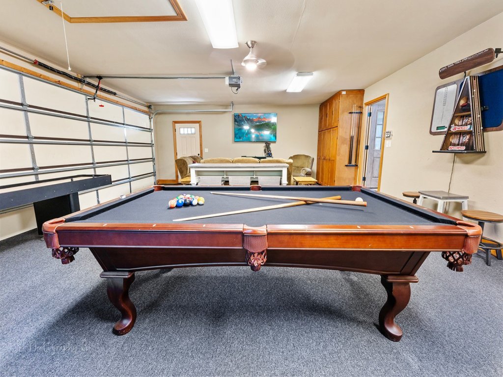 Kim's Cove Motorcycle-Friendly Cabin features Game Room Vacation Rental in Sevierville - RedAwning