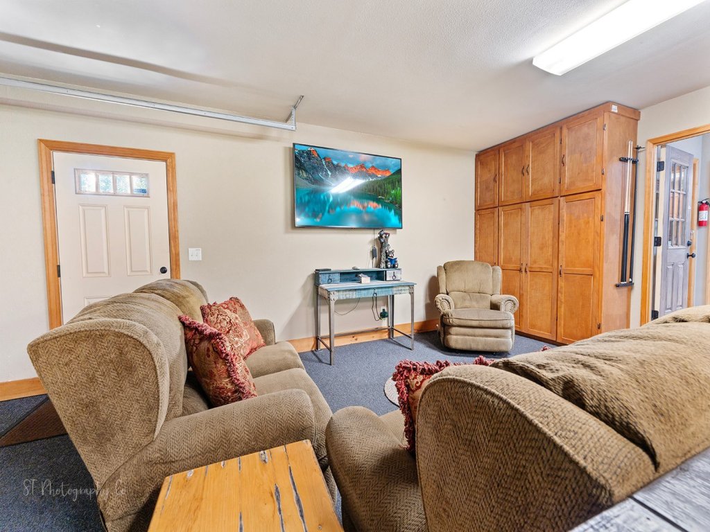 Kim's Cove Motorcycle-Friendly Cabin features Game Room Vacation Rental in Sevierville - RedAwning
