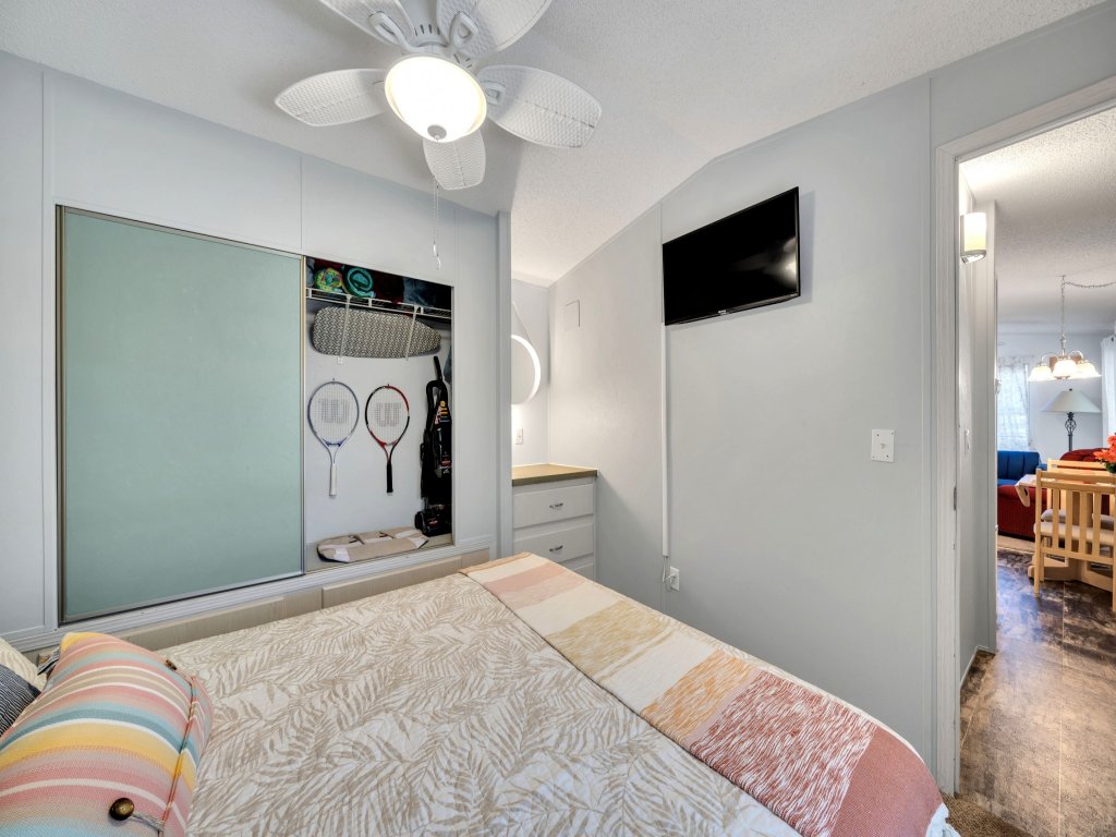 Lake Placid Home Boat Parking and Clubhouse Access Vacation Rental in Florida - RedAwning