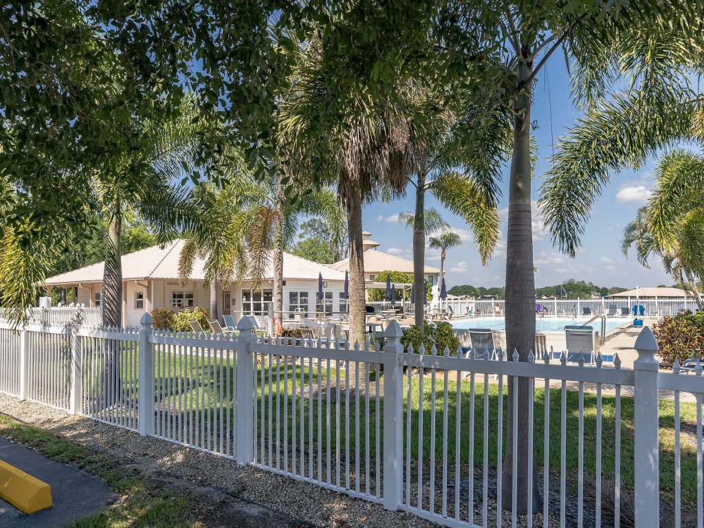 Lake Placid Home Boat Parking and Clubhouse Access Vacation Rental in Florida - RedAwning