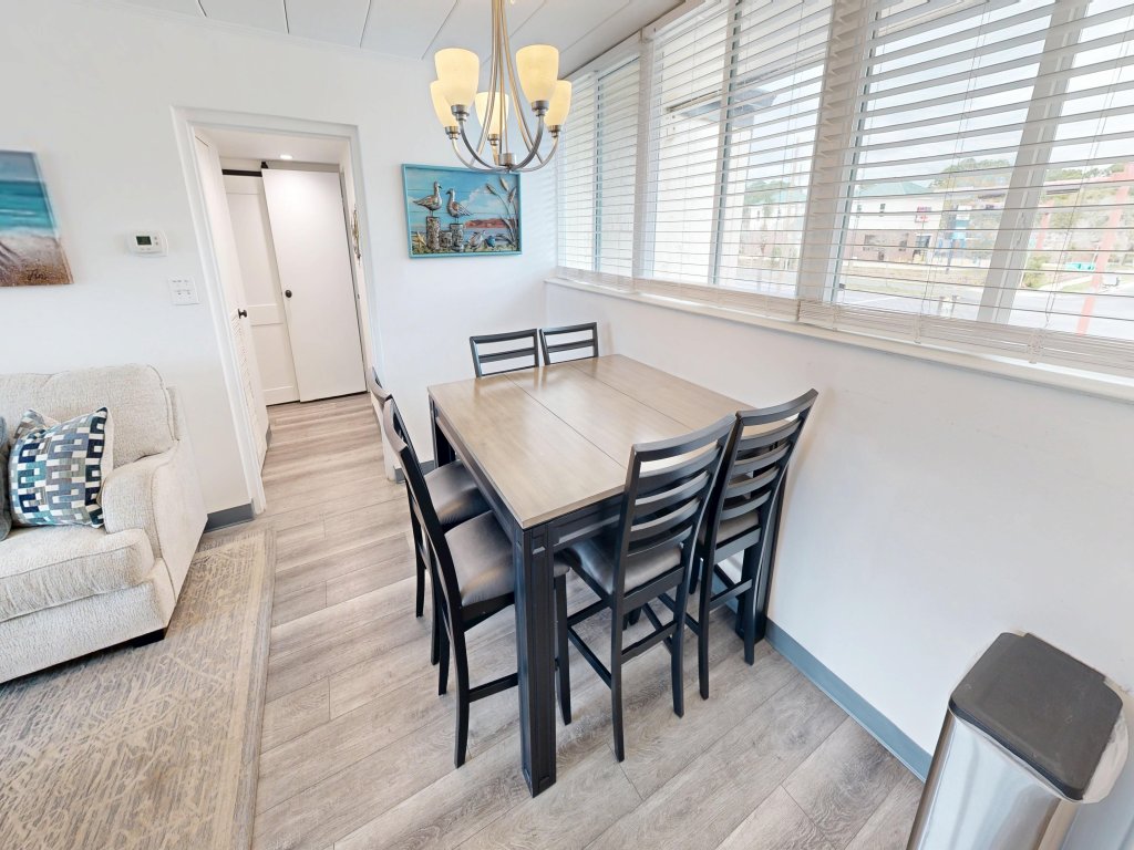Sea Palm 1D is a 2 BR 1 Bath that is pet friendly and sleeps 6 Vacation Rental in Fort Walton Beach - RedAwning