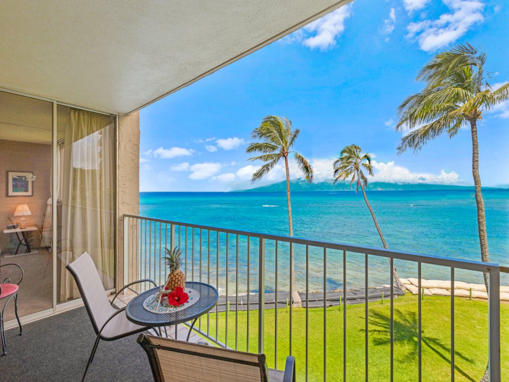Royal Kahana 309 1 Bedroom Condo Vacation Rental in Lahaina - RedAwning