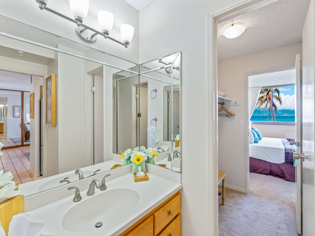 Royal Kahana 309 1 Bedroom Condo Vacation Rental in Lahaina - RedAwning
