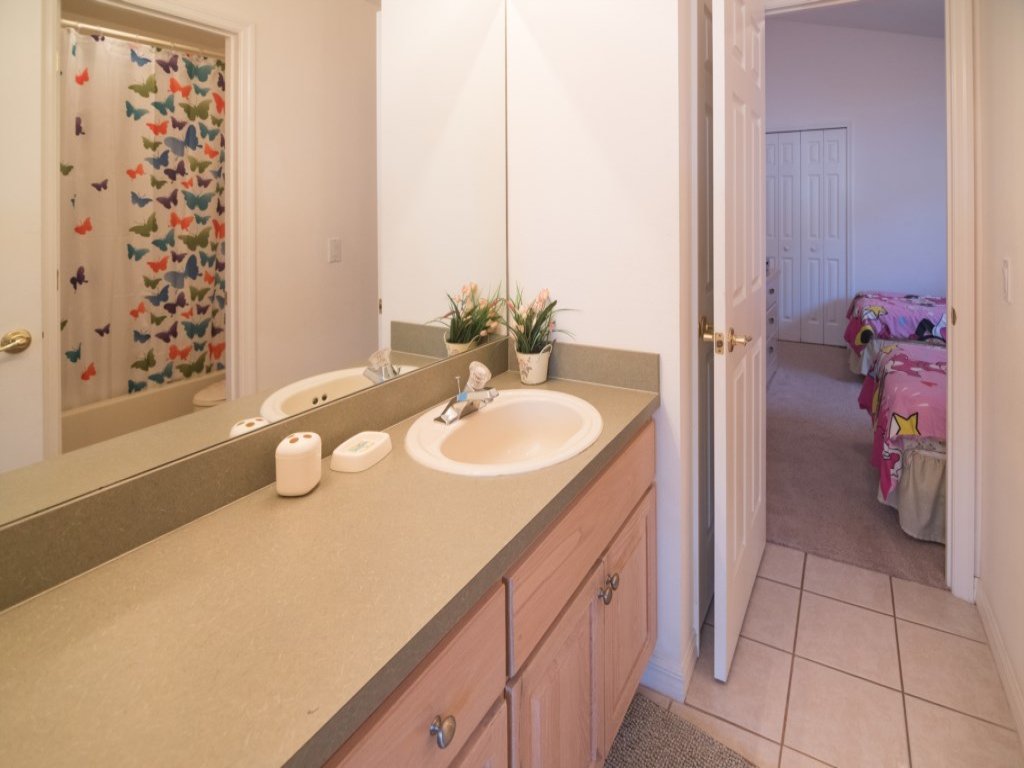 Cumbrian Retreat Vacation Rental in Kissimmee - RedAwning