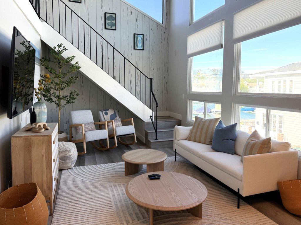 1011 N Bayfront B | Light + Bright Balboa Island w/ Bay Views Vacation Rental in Newport Beach - RedAwning