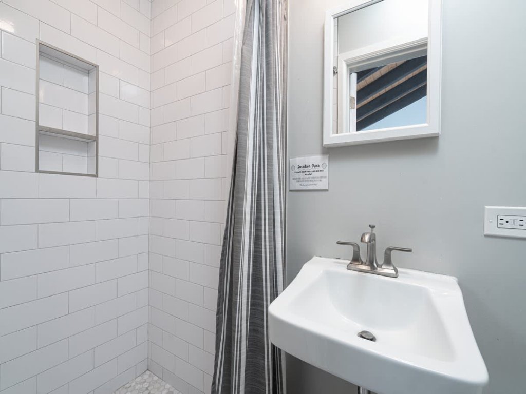 1011 N Bayfront B | Light + Bright Balboa Island w/ Bay Views Vacation Rental in Newport Beach - RedAwning