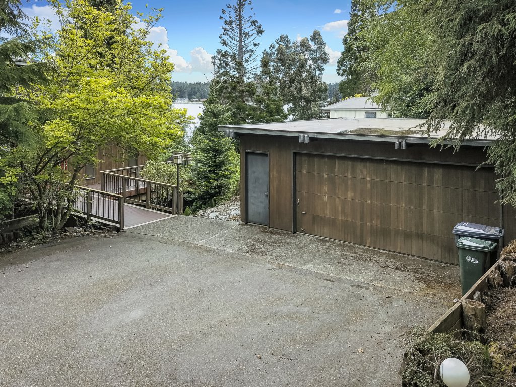 PNW MCM 155ft Private Waterfront Gem on Raft Island w/Hot Tub Vacation Rental in Washington - RedAwning