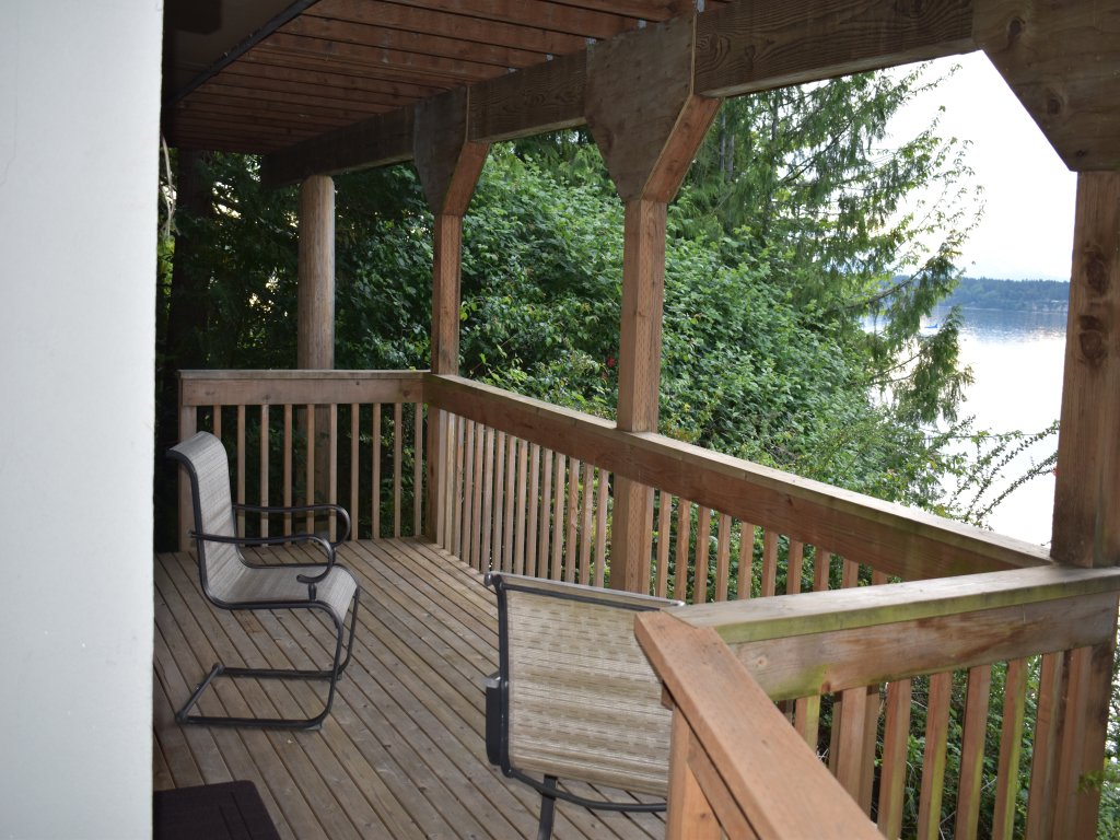 PNW MCM 155ft Private Waterfront Gem on Raft Island w/Hot Tub Vacation Rental in Washington - RedAwning