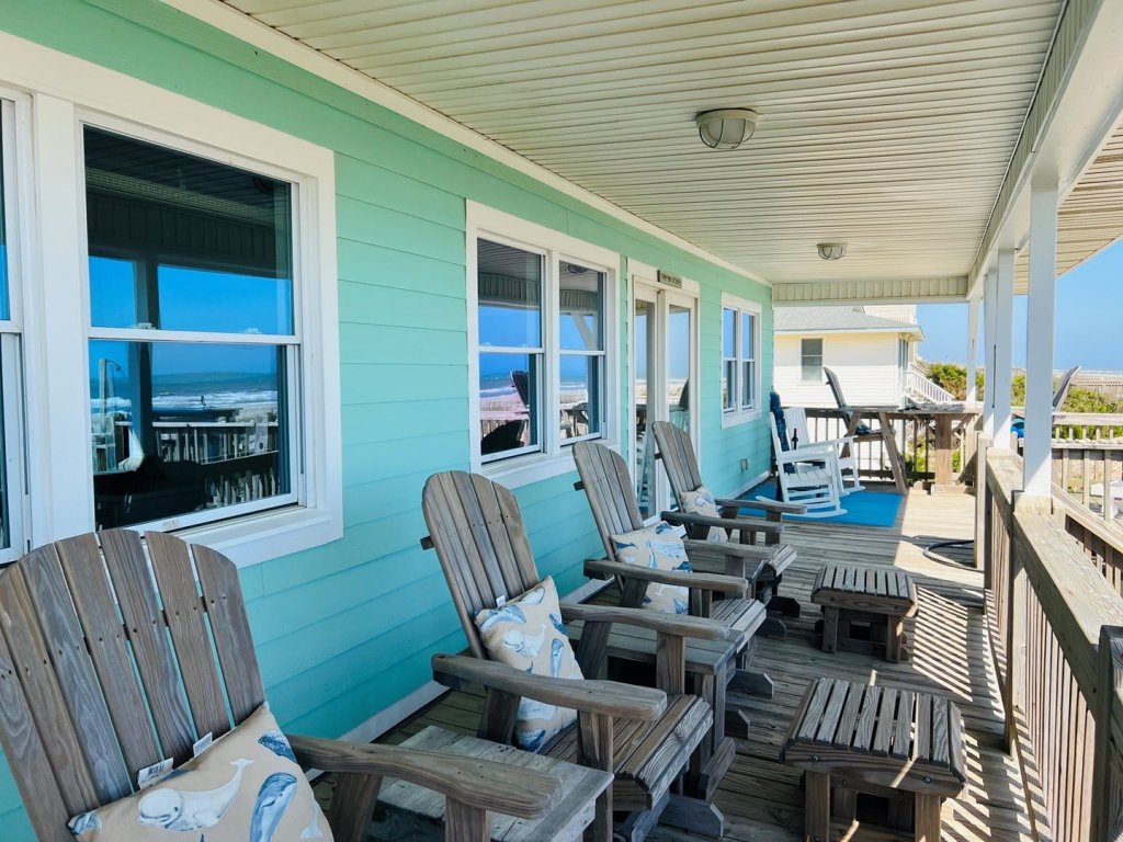 Salty Paradise / 419 Ocean Blvd West Vacation Rental in Holden Beach - RedAwning