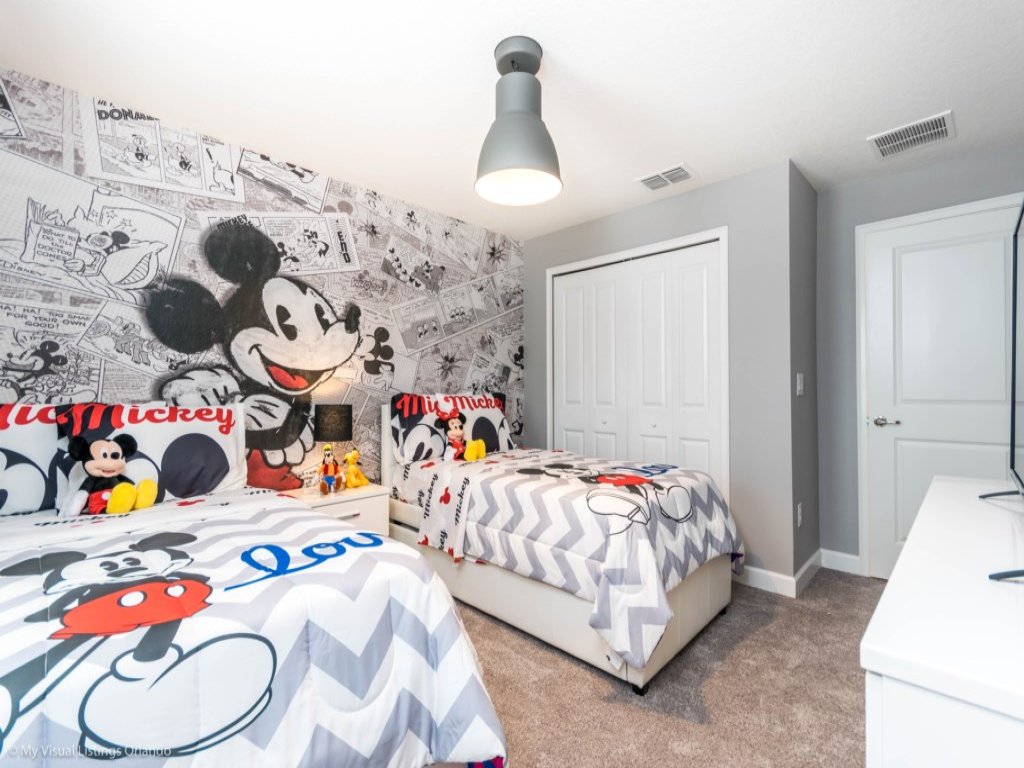 Luxury Champions Gate Town Home Vacation Rental in Davenport - RedAwning