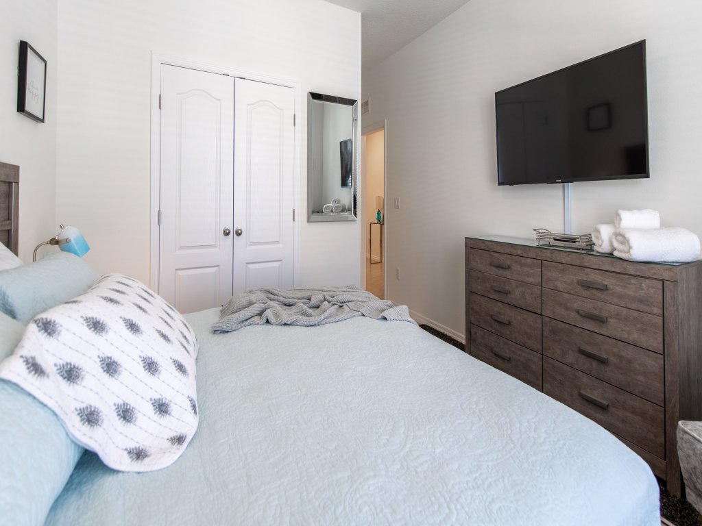 7547OML-Solterra Resort Vacation Rental in Davenport - RedAwning