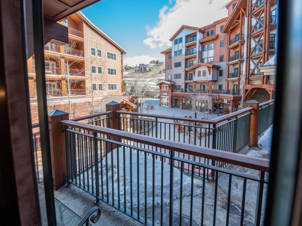 Studio with Balcony in Mountaineer Square Vacation Rental in Crested Butte - RedAwning