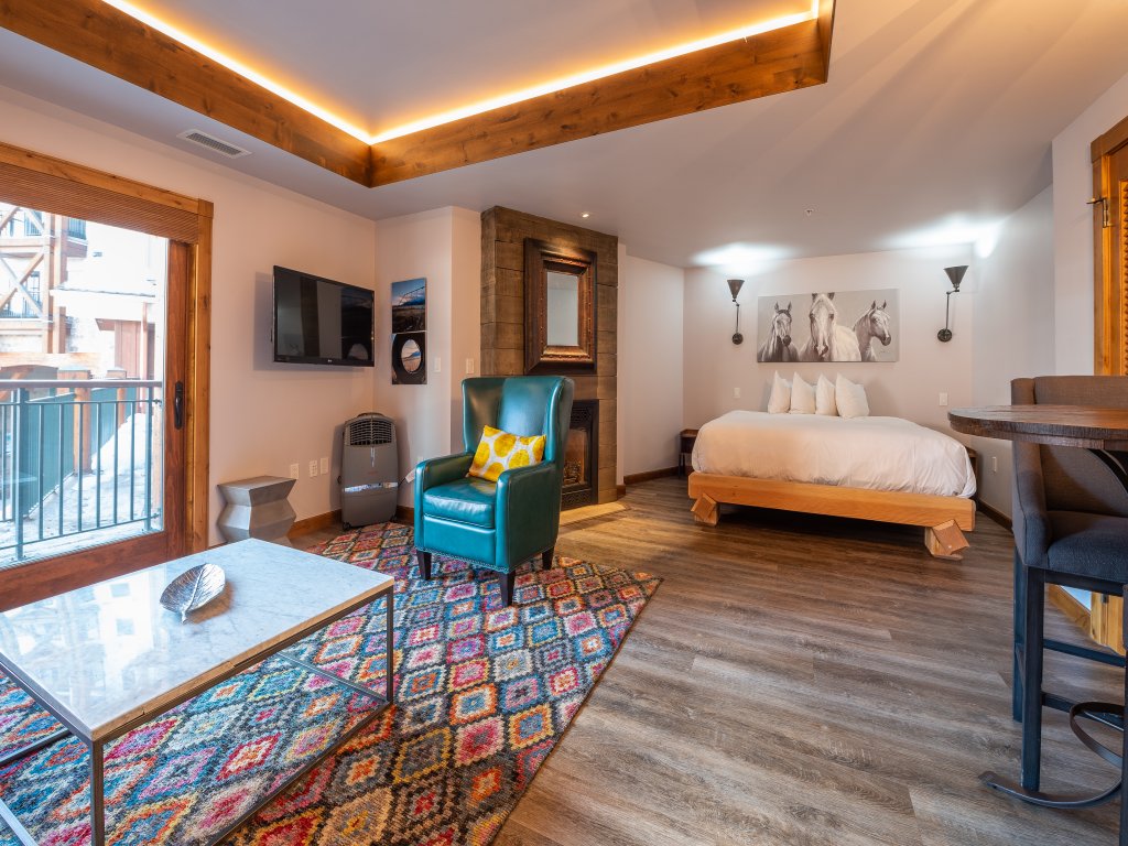 Studio with Balcony in Mountaineer Square Vacation Rental in Crested Butte - RedAwning