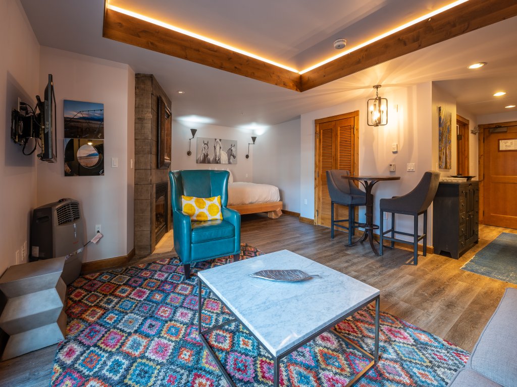Studio with Balcony in Mountaineer Square Vacation Rental in Crested Butte - RedAwning