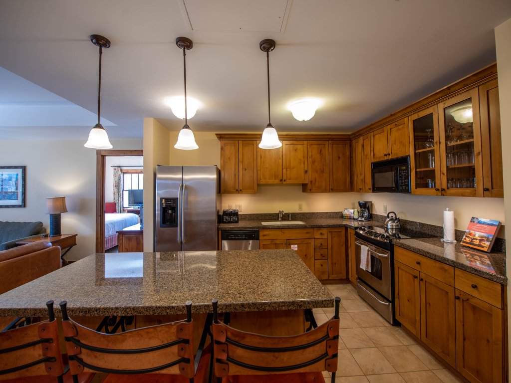 Spacious 3BR Condo w/Balcony in Mountaineer Square Vacation Rental in Crested Butte - RedAwning