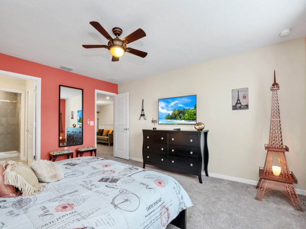 5 Bed Townhome! Vacation Rental in Davenport - RedAwning