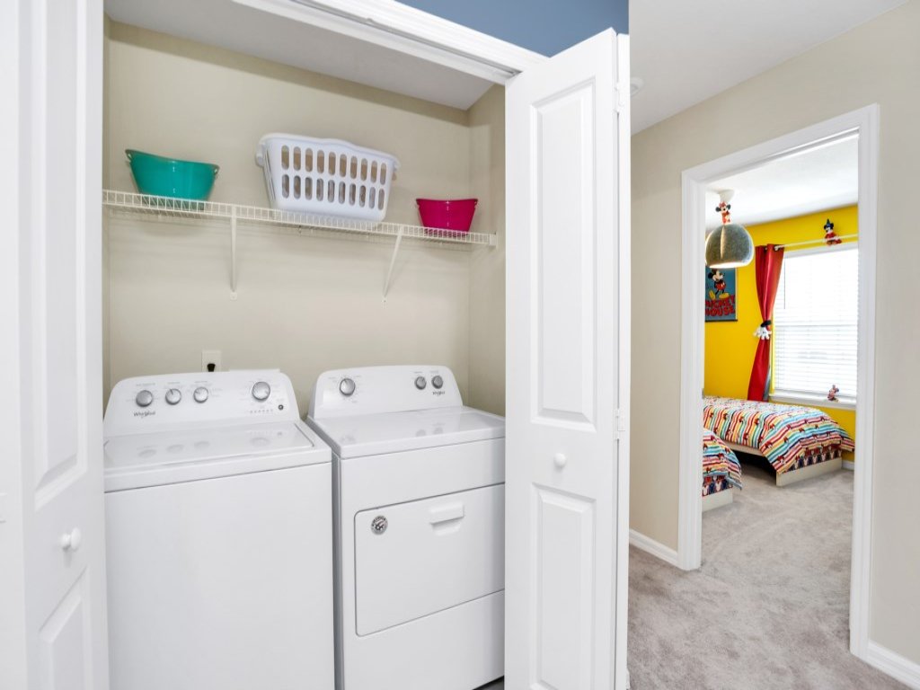 5 Bed Townhome! Vacation Rental in Davenport - RedAwning