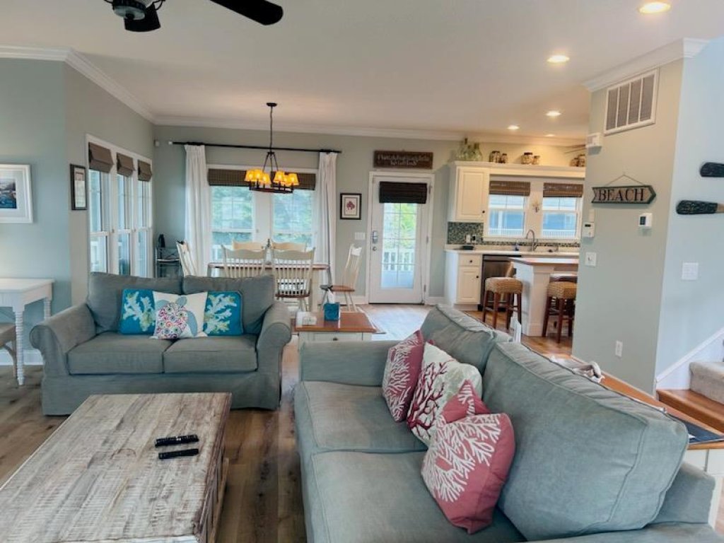 No Egrets / 124 By The Sea Vacation Rental in Holden Beach - RedAwning