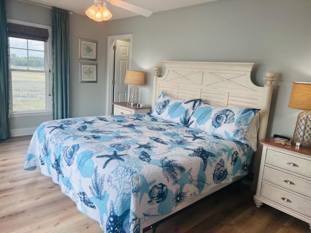 No Egrets / 124 By The Sea Vacation Rental in Holden Beach - RedAwning