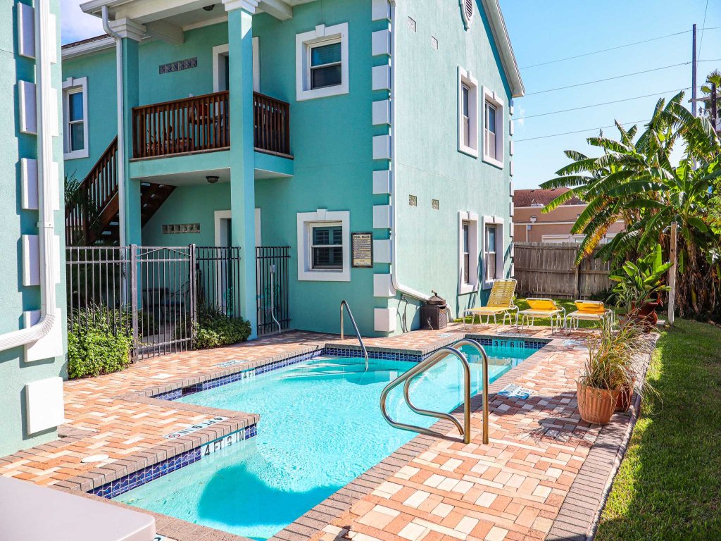 Sea Dreams 3 Vacation Rental in South Padre Island - RedAwning