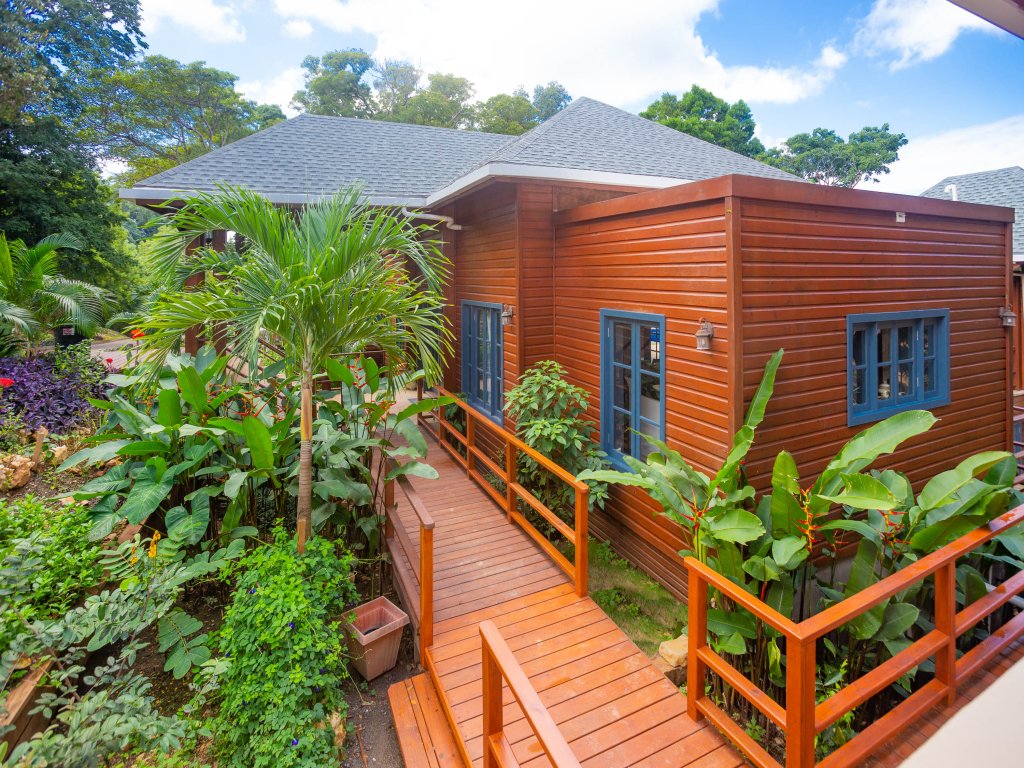 Casa Coralina Vacation Rental - RedAwning