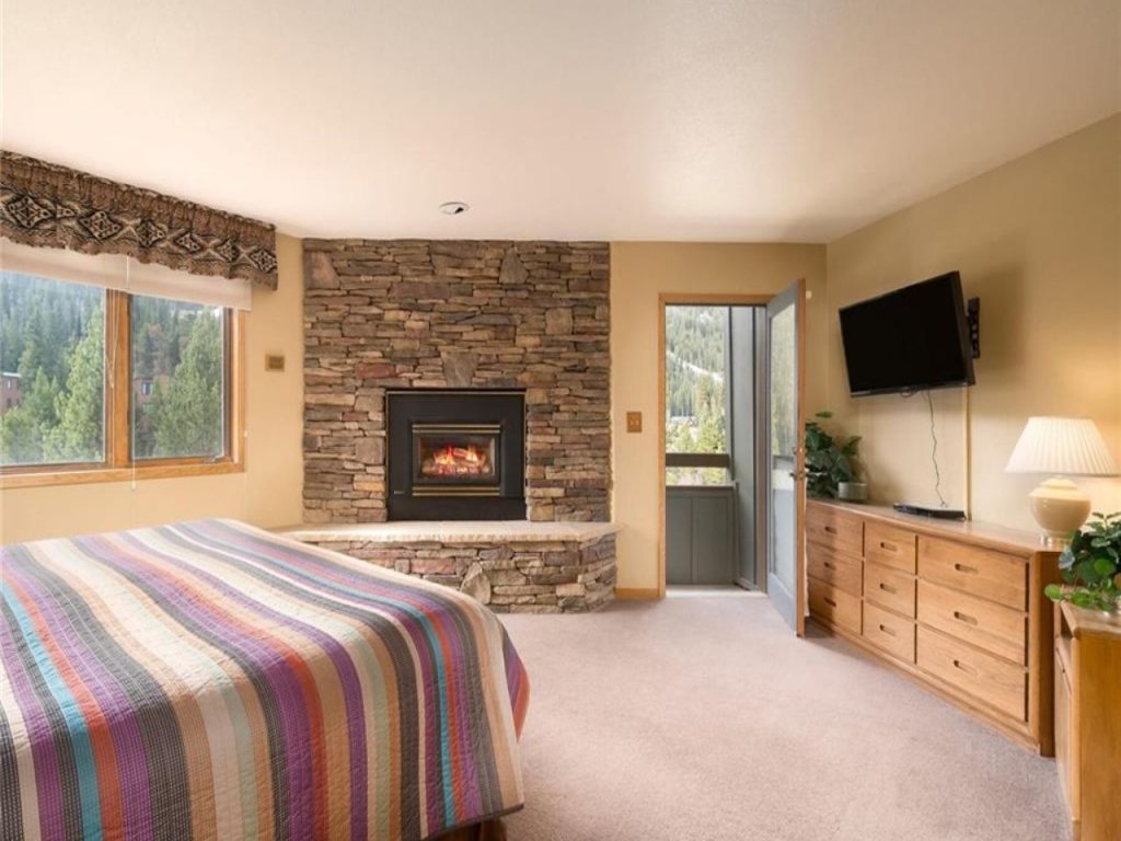 Frostfire D24 Vacation Rental in Keystone - RedAwning