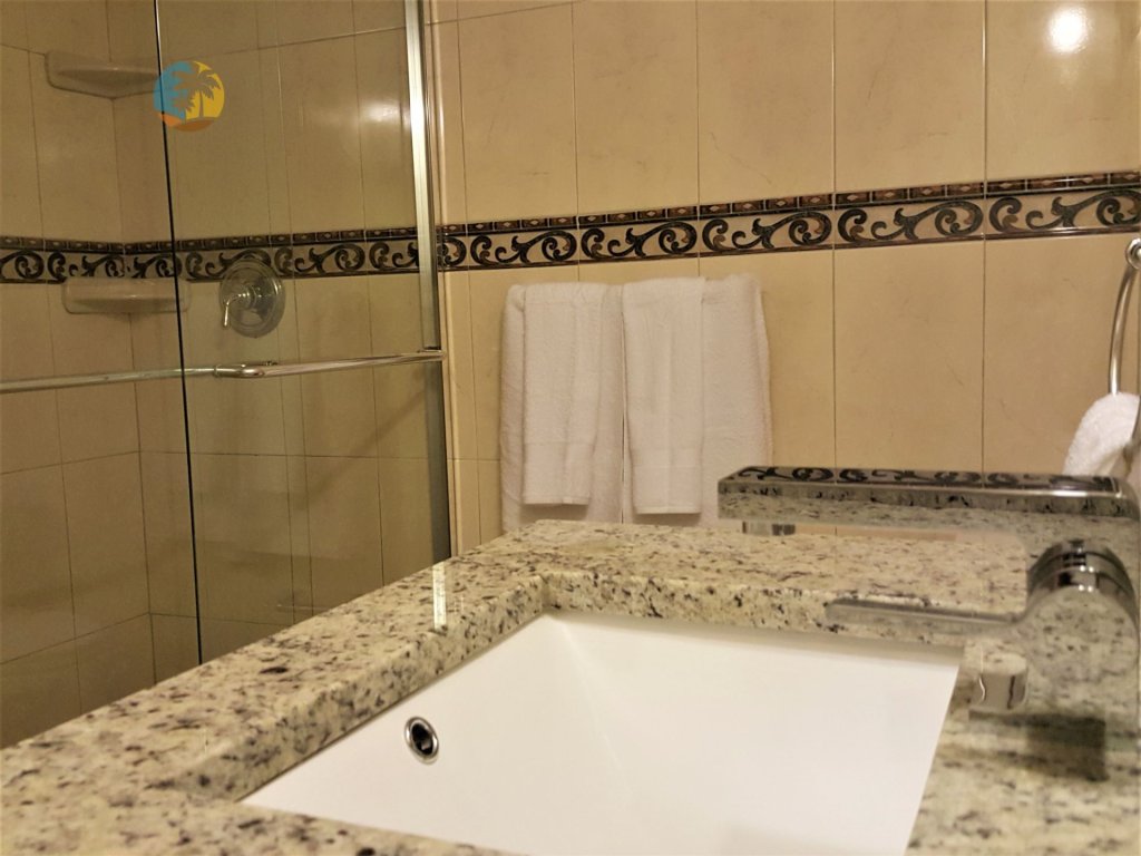 Alexander 510 Vacation Rental in Miami Beach - RedAwning