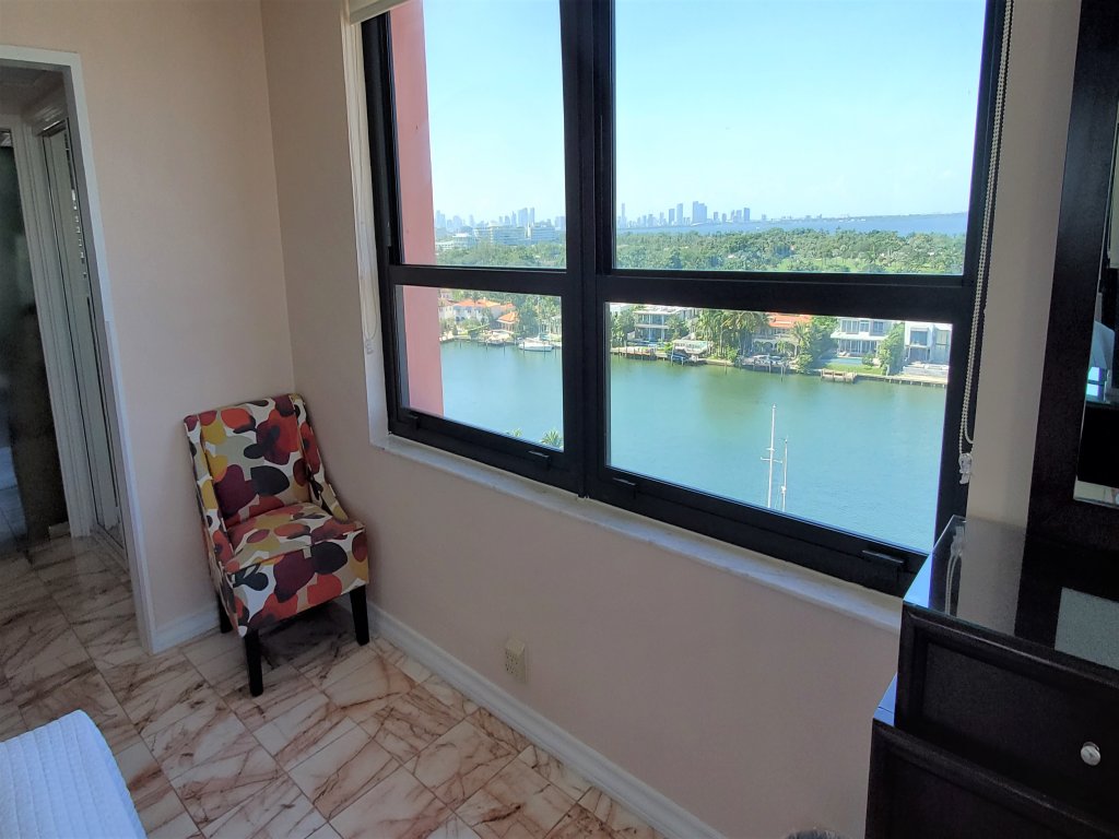 Alexander 1420 Vacation Rental in Miami Beach - RedAwning