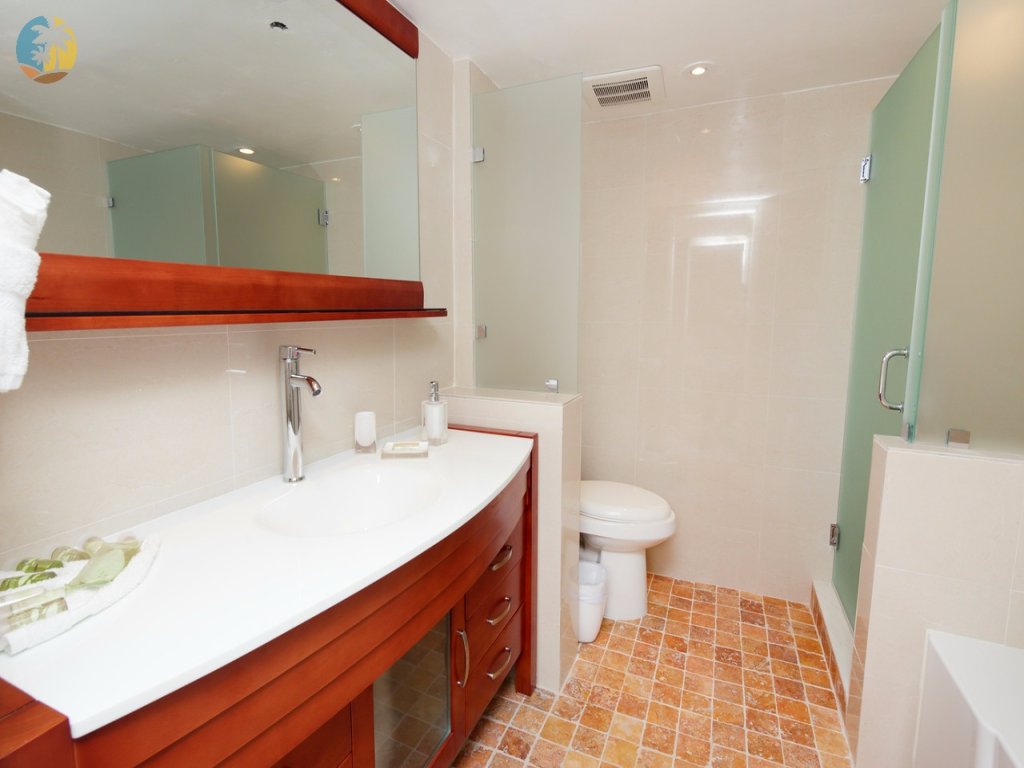 Alexander 1420 Vacation Rental in Miami Beach - RedAwning
