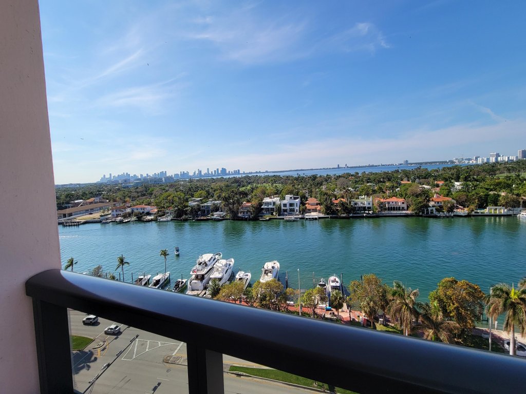 Alexander 1420 Vacation Rental in Miami Beach - RedAwning
