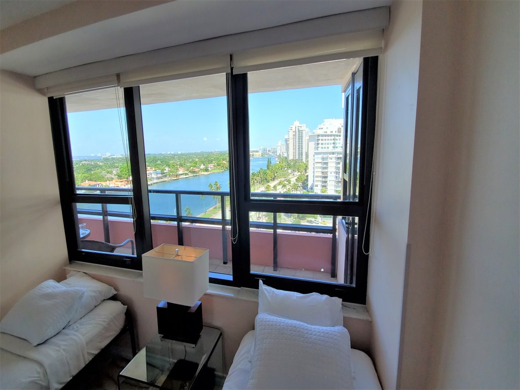 Alexander 1420 Vacation Rental in Miami Beach - RedAwning