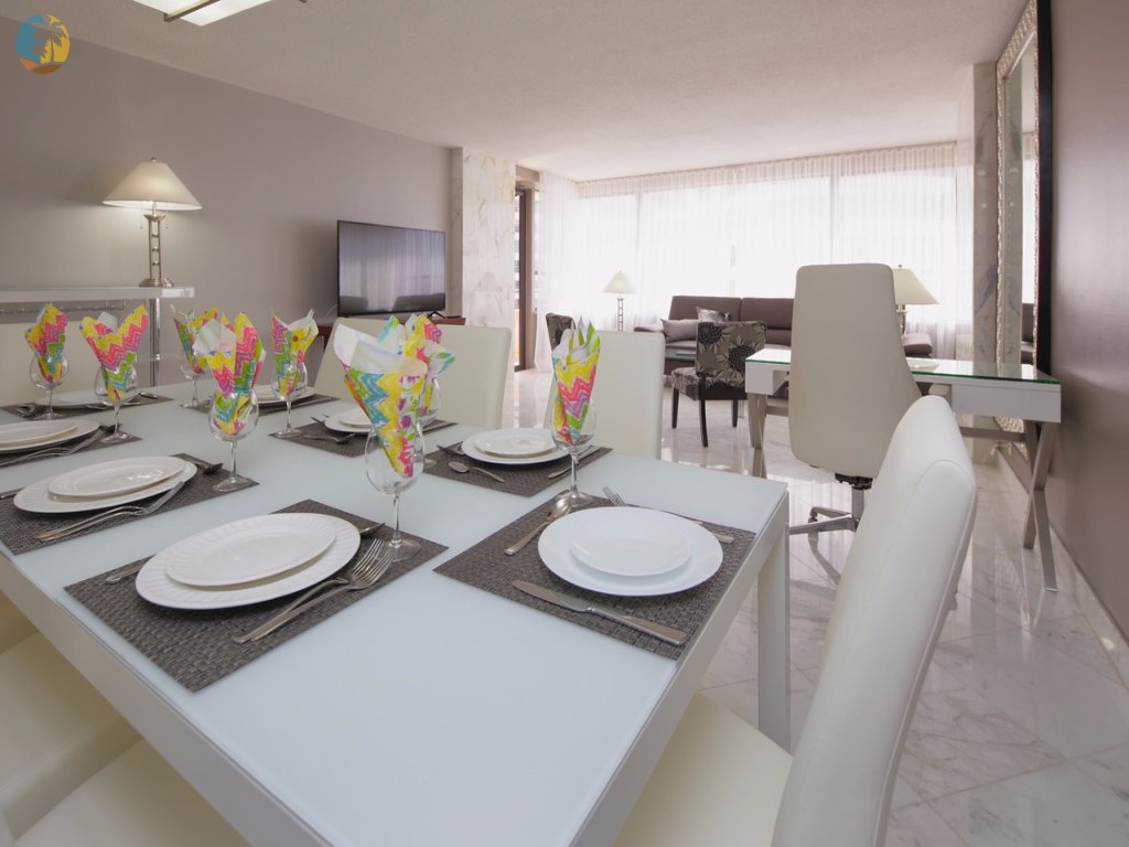 Alexander 1119 Vacation Rental in Miami Beach - RedAwning
