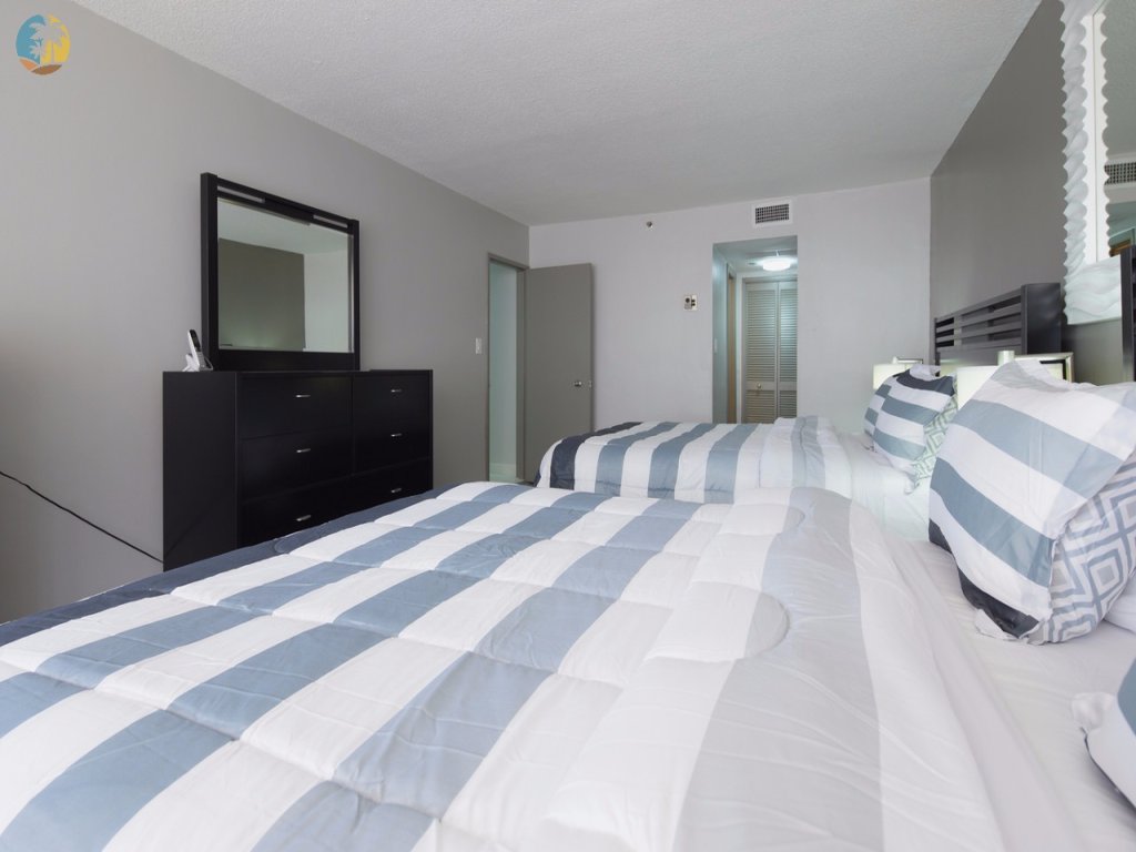 Alexander 1119 Vacation Rental in Miami Beach - RedAwning
