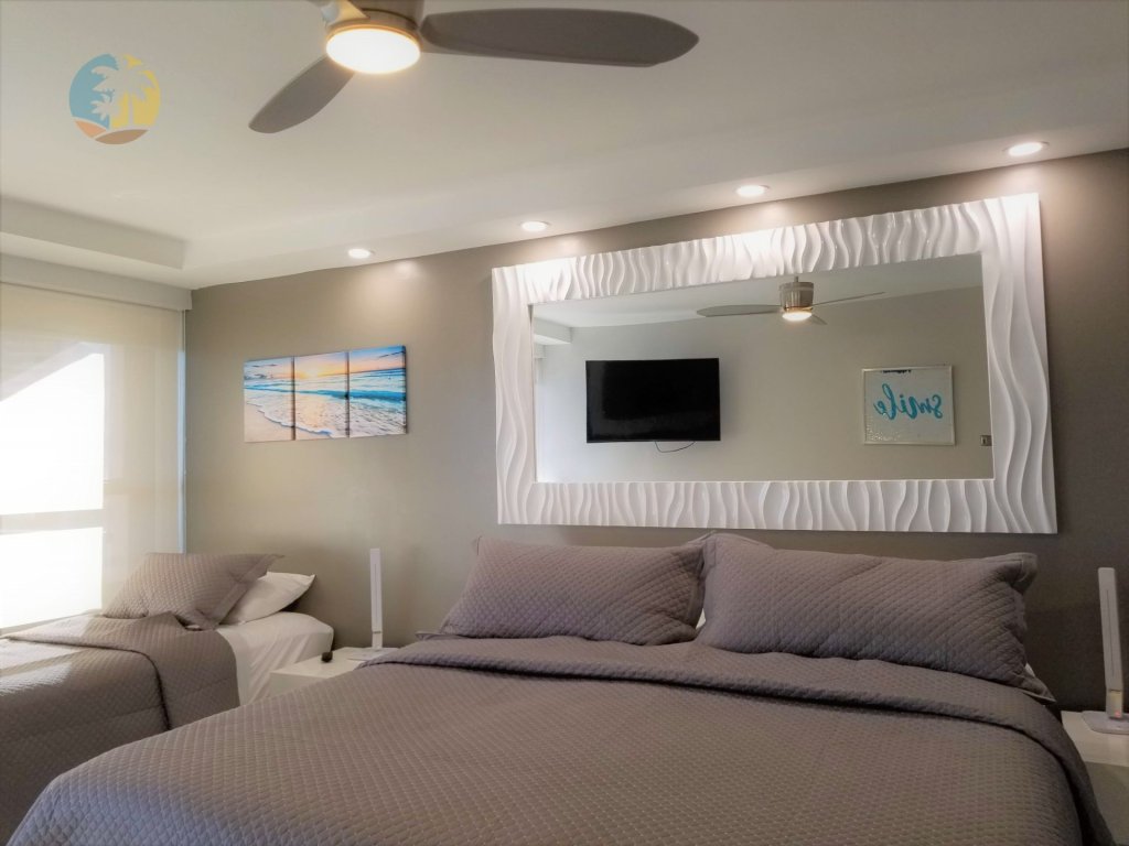 Alexander 1003 Vacation Rental in Miami Beach - RedAwning
