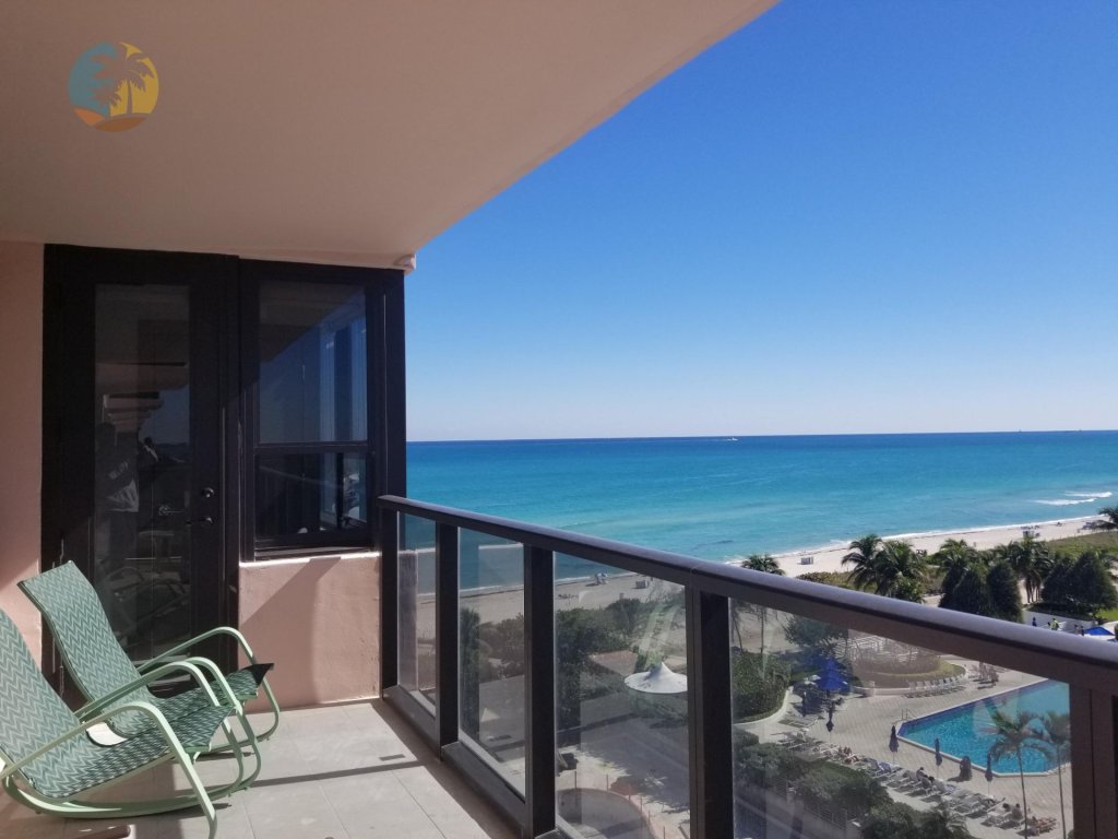 Alexander 1003 Vacation Rental in Miami Beach - RedAwning