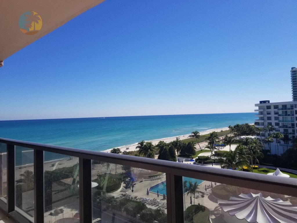 Alexander 1003 Vacation Rental in Miami Beach - RedAwning