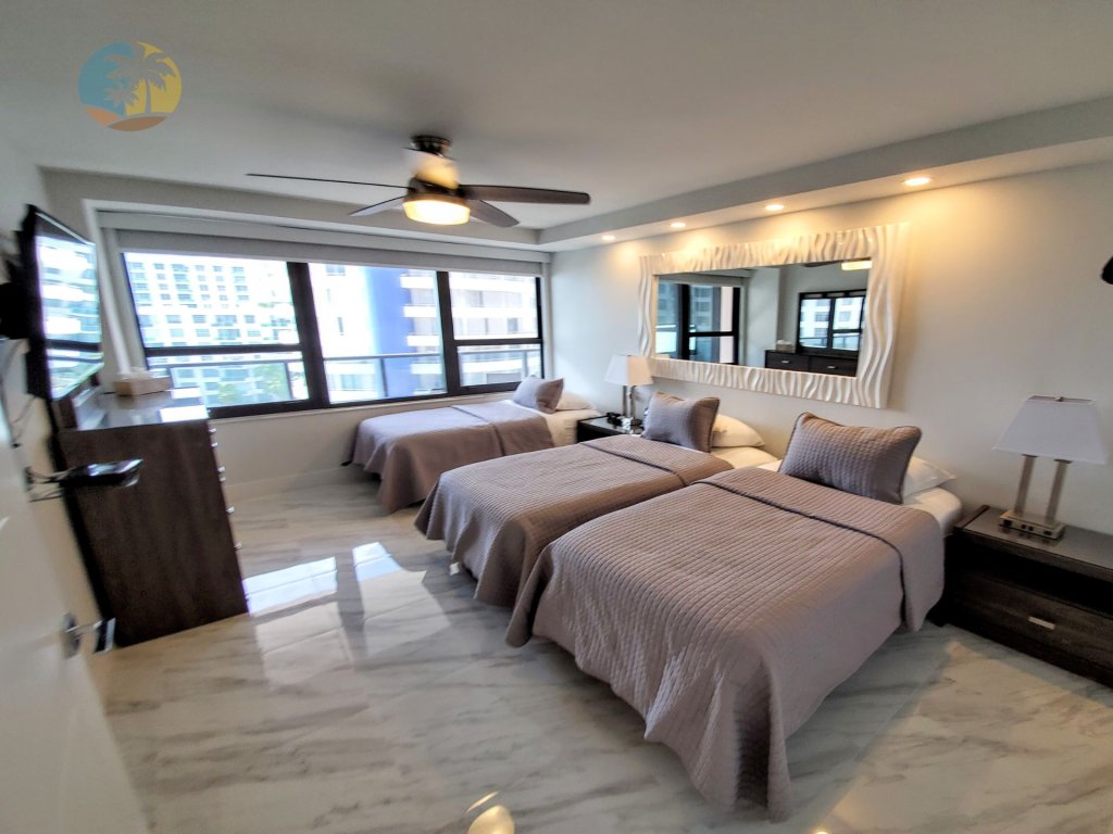 Alexander 1103 Vacation Rental in Miami Beach - RedAwning