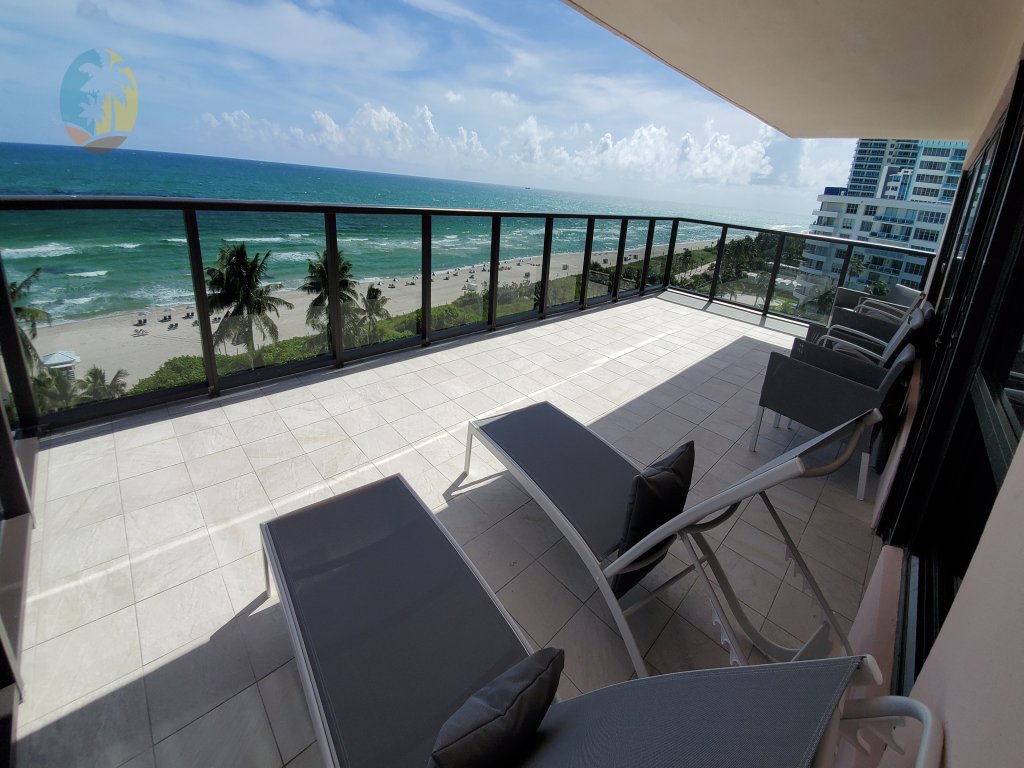 Alexander 1001 Vacation Rental in Miami Beach - RedAwning