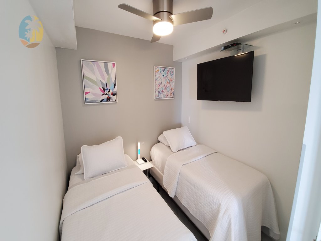 Alexander 1001 Vacation Rental in Miami Beach - RedAwning