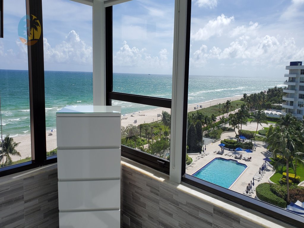 Alexander 1001 Vacation Rental in Miami Beach - RedAwning
