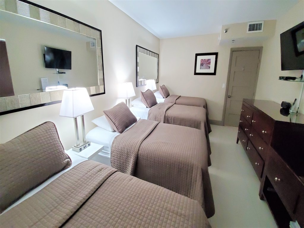 Alexander 1421 Vacation Rental in Miami Beach - RedAwning