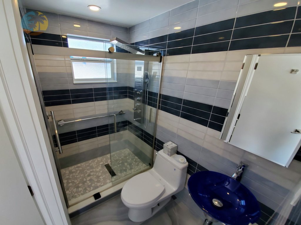 Alexander 807 Vacation Rental in Miami Beach - RedAwning