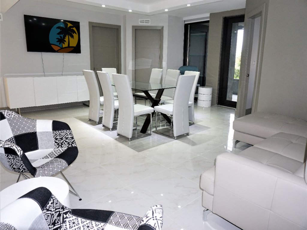 Alexander 518 Vacation Rental in Miami Beach - RedAwning