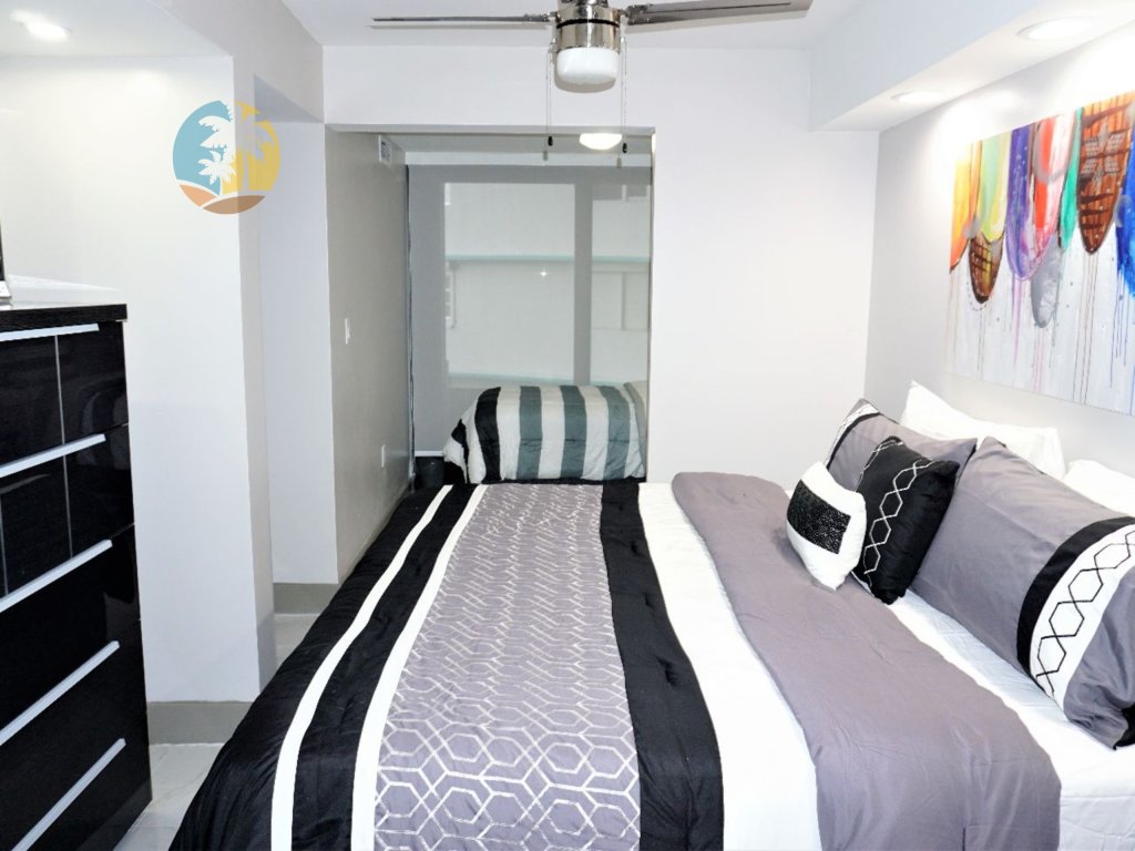 Alexander 518 Vacation Rental in Miami Beach - RedAwning