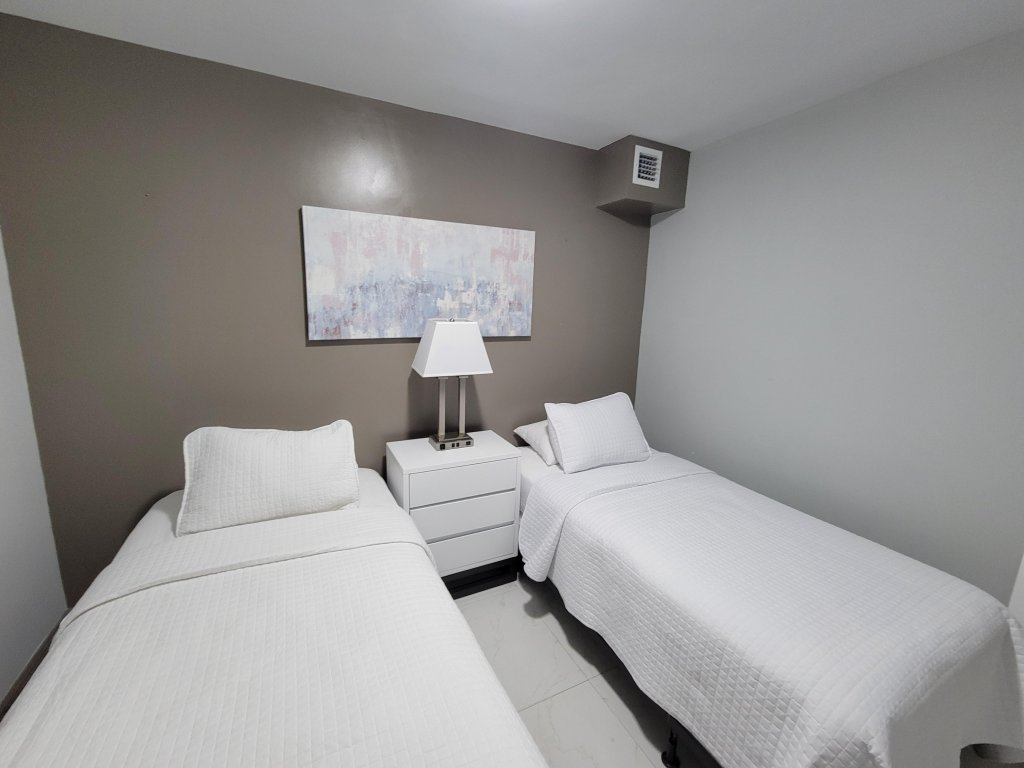 Alexander 519 Vacation Rental in Miami Beach - RedAwning