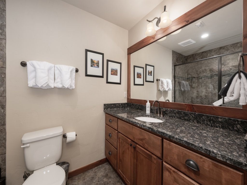 Cozens Pointe I-101 Vacation Rental in Fraser - RedAwning