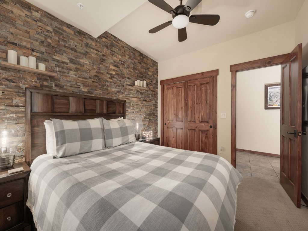 Cozens Pointe I-101 Vacation Rental in Fraser - RedAwning