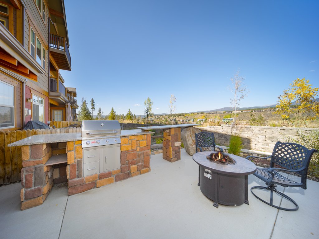 Cozens Pointe I-101 Vacation Rental in Fraser - RedAwning
