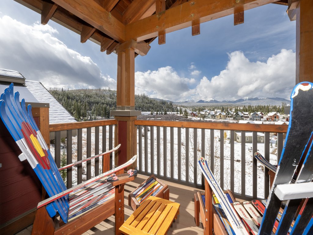 Cozens Pointe I-101 Vacation Rental in Fraser - RedAwning