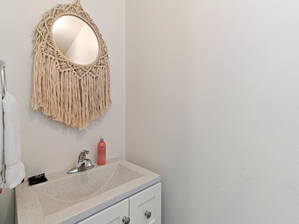 Serenity on 6th 30 Day Minimum Vacation Rental in Bend - RedAwning